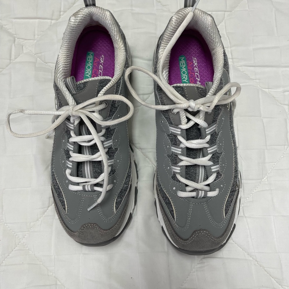 Skechers D’Lites shoes. Gray. Womens size 10